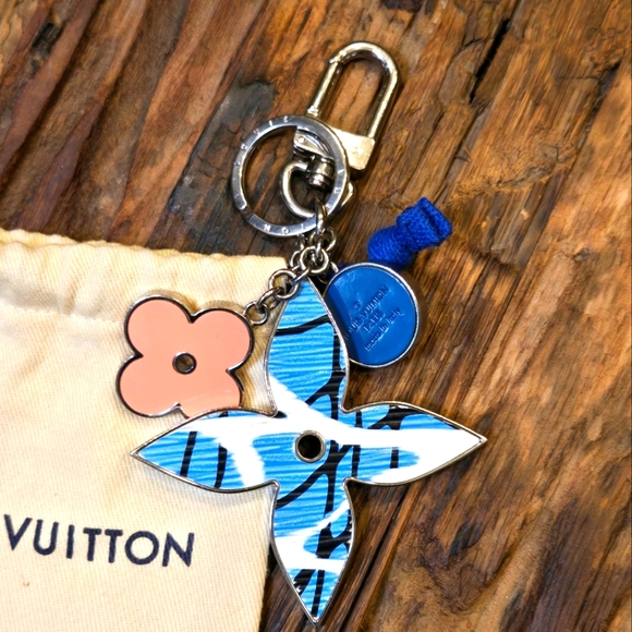 #48 Louis Vuitton Epi Aqua Flower Charm - Picture 7 of 10